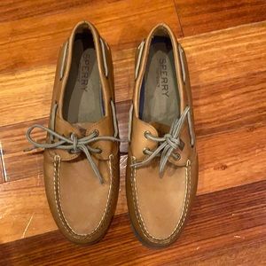 Barely worn Sperry original boat shoe